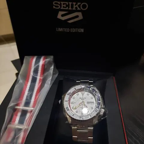 Seiko Seiko 5 SRPF91K1 43mm Stainless steel White