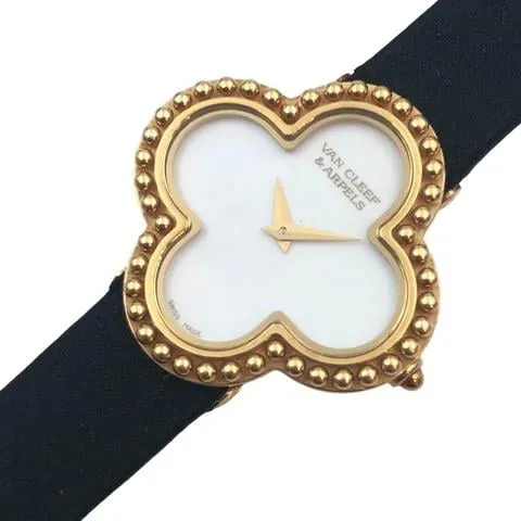 Van Cleef & Arpels Alhambra 136674 25mm White