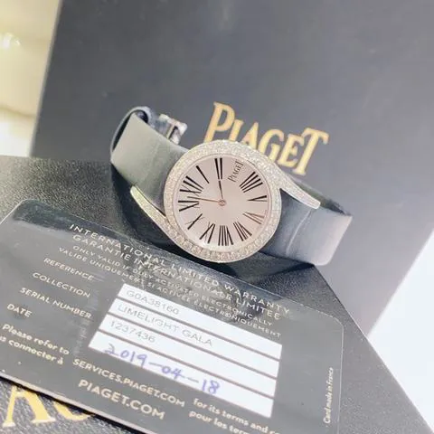 Piaget Limelight G0A38160 32mm White gold Silver