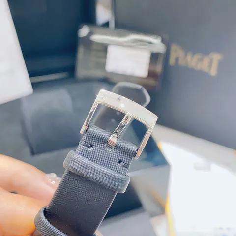 Piaget Limelight G0A38160 32mm White gold Silver 5