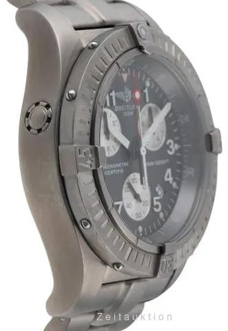 Breitling Avenger E73360 44mm Titanium Gray 4