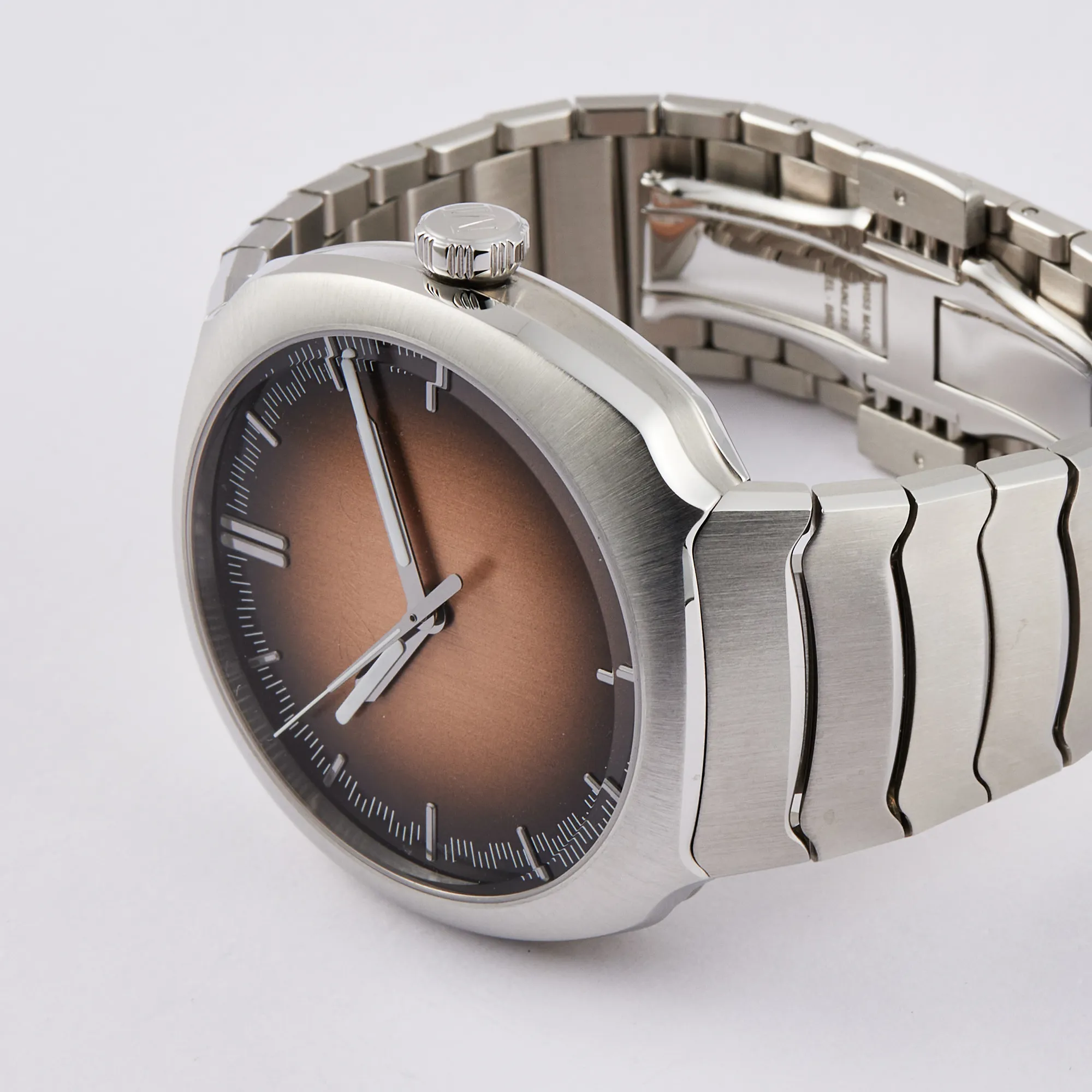 H. Moser & Cie. Streamliner Center Seconds 6200-1207 Stainless steel Salmon 2