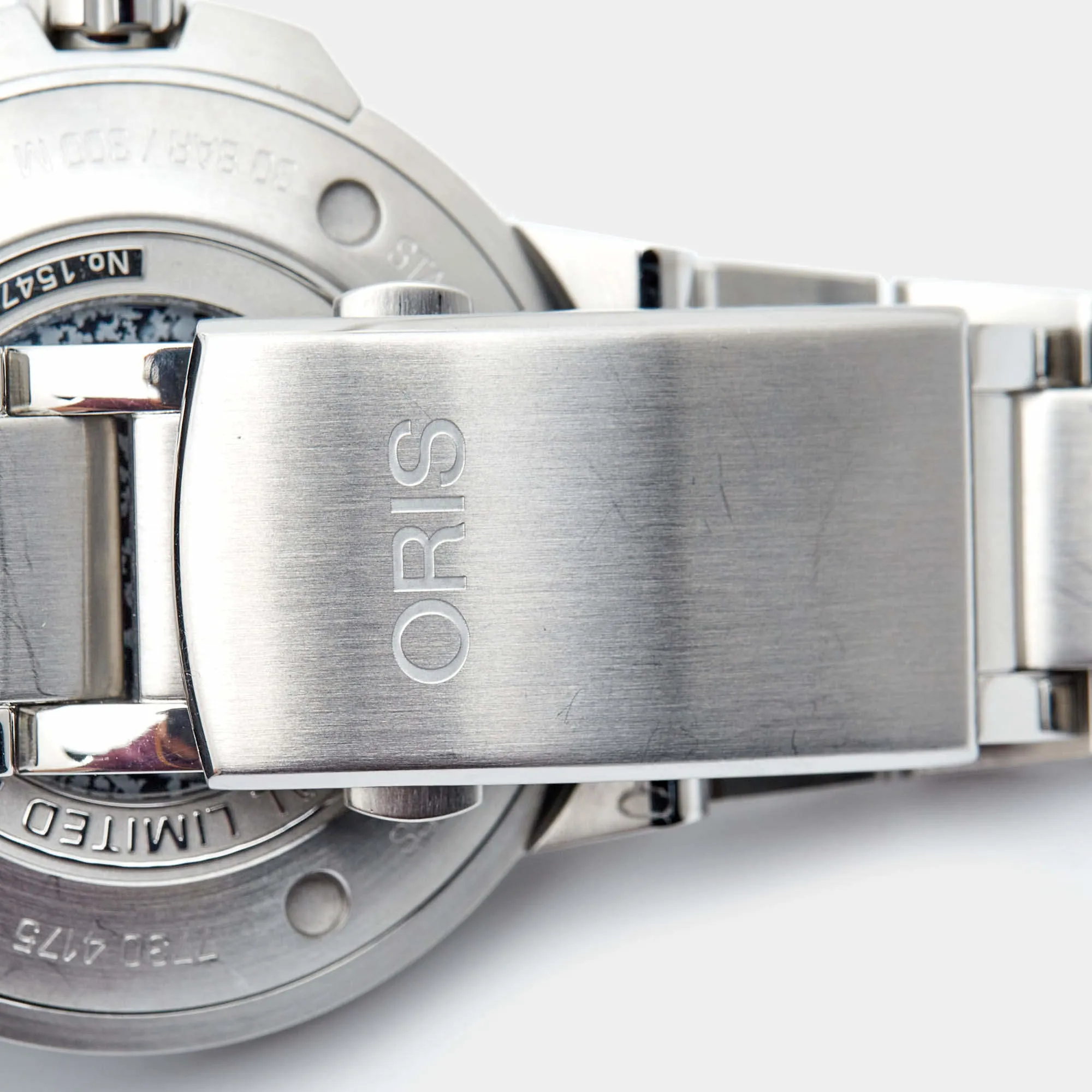 Oris Lake Baikal 733 43.5mm Ceramic and Stainless steel 9