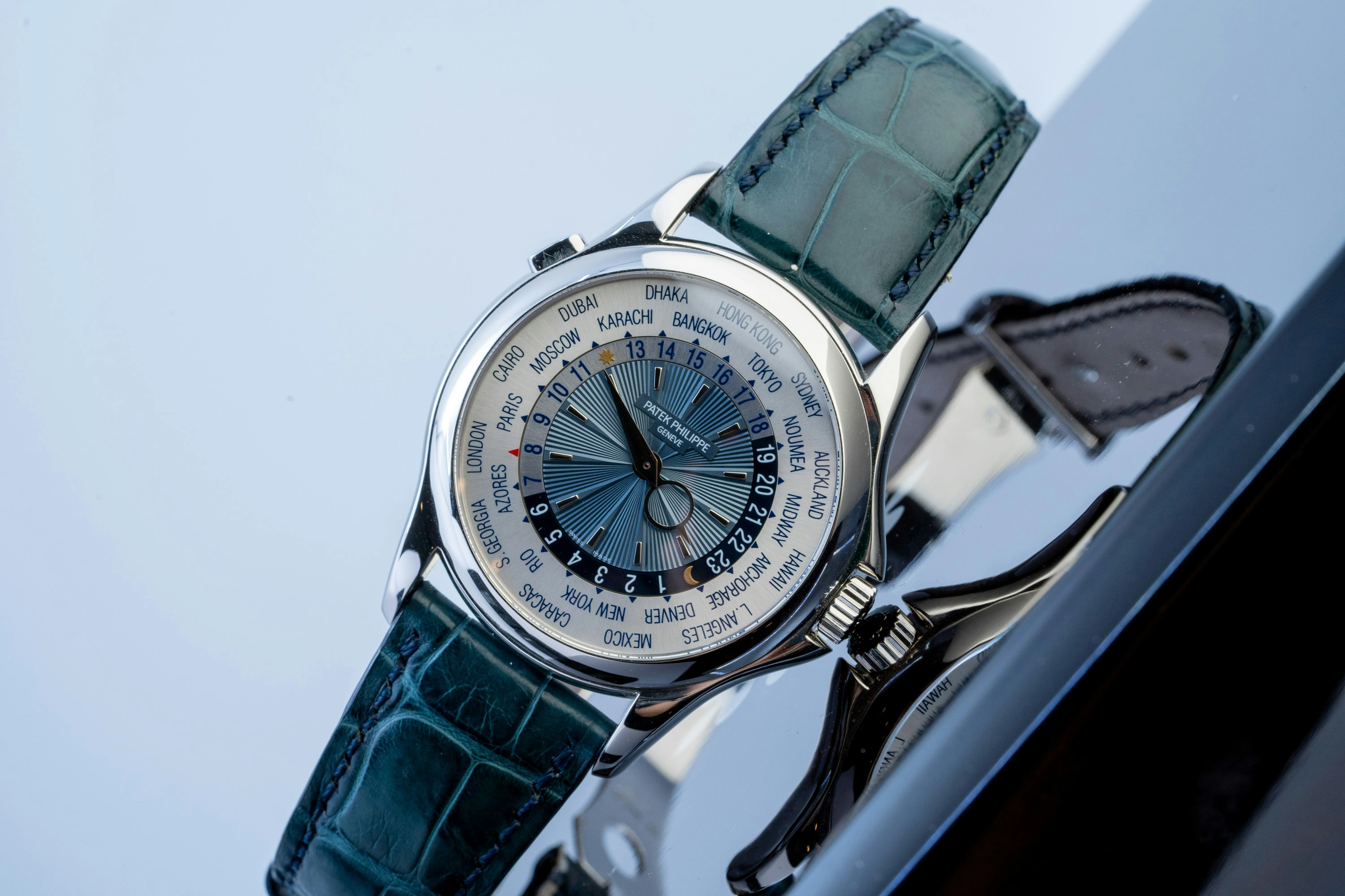 Patek Philippe World Time 5130P 39.5mm Platinum Blue