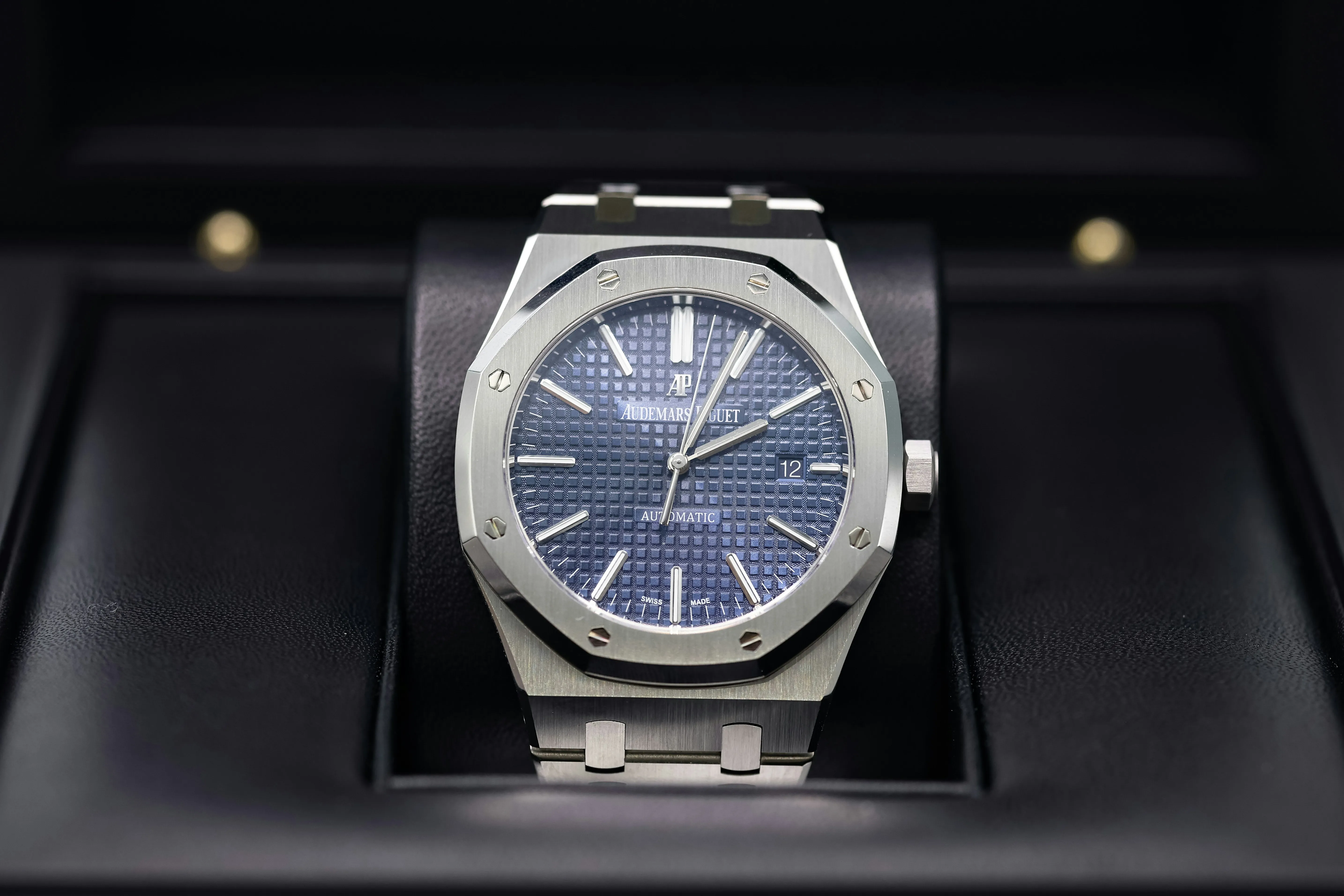 Audemars Piguet Royal Oak 15400ST.OO.1220ST.03 41mm Stainless steel Blue