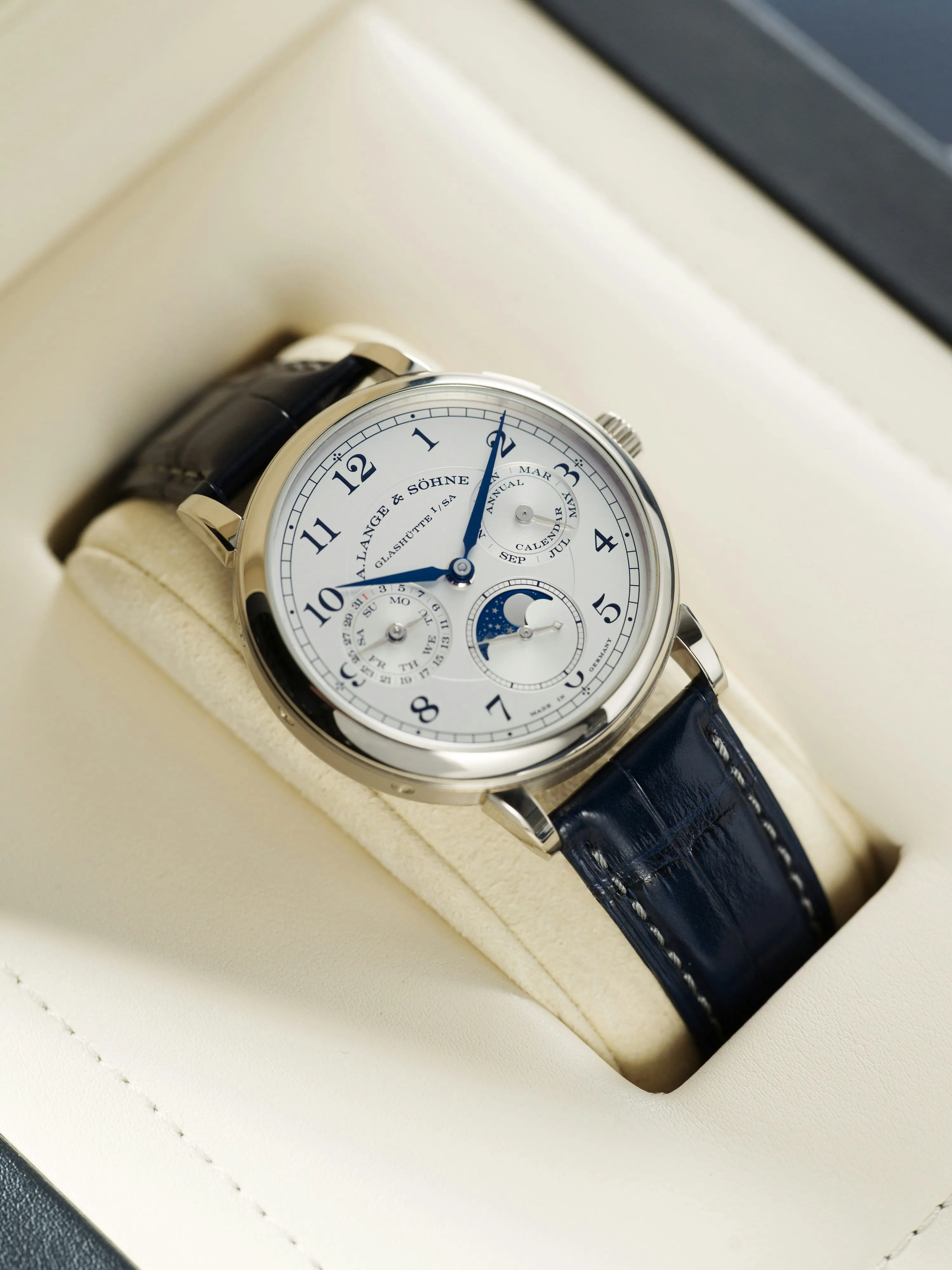 A. Lange & Söhne 1815 238.026E 40mm White gold Silver 11