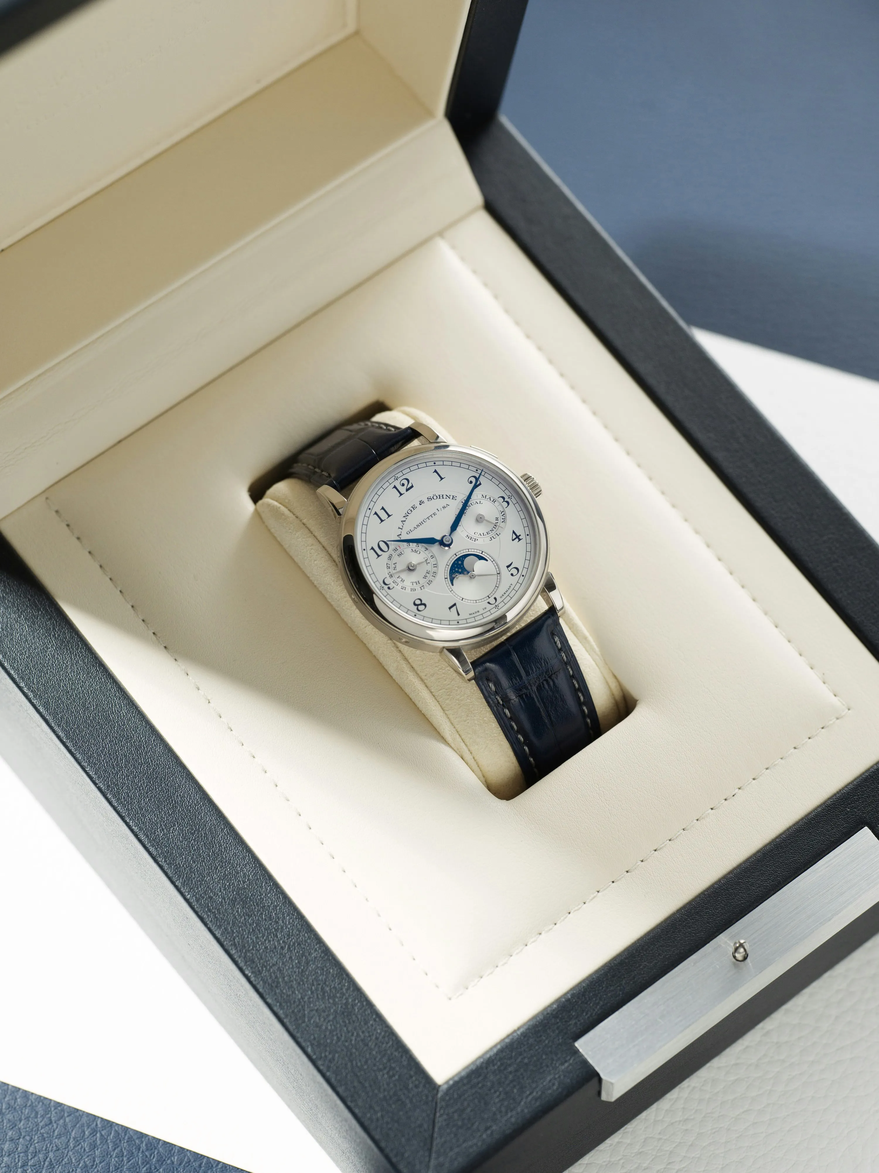 A. Lange & Söhne 1815 238.026E 40mm White gold Silver 20