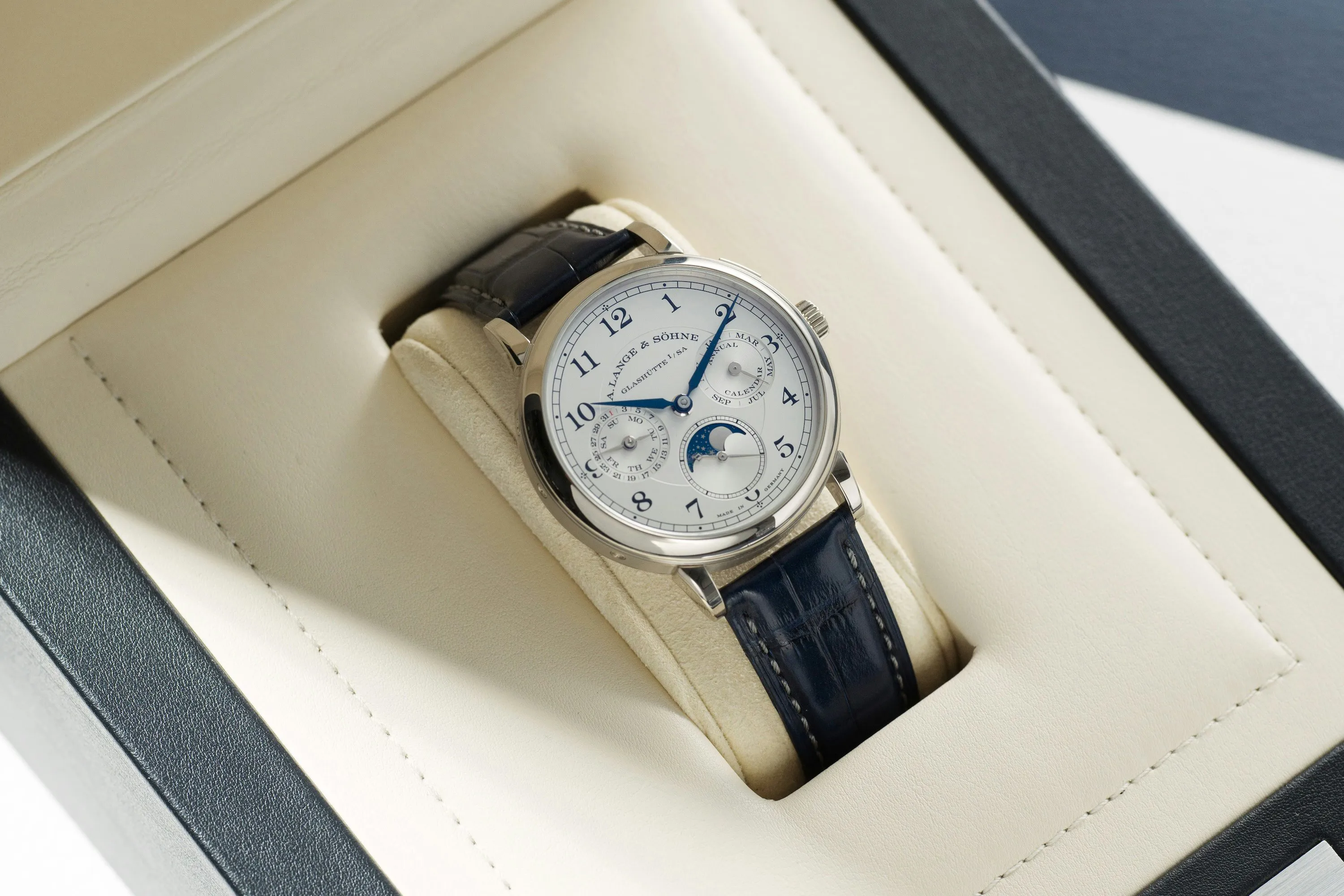 A. Lange & Söhne 1815 238.026E 40mm White gold Silver 21