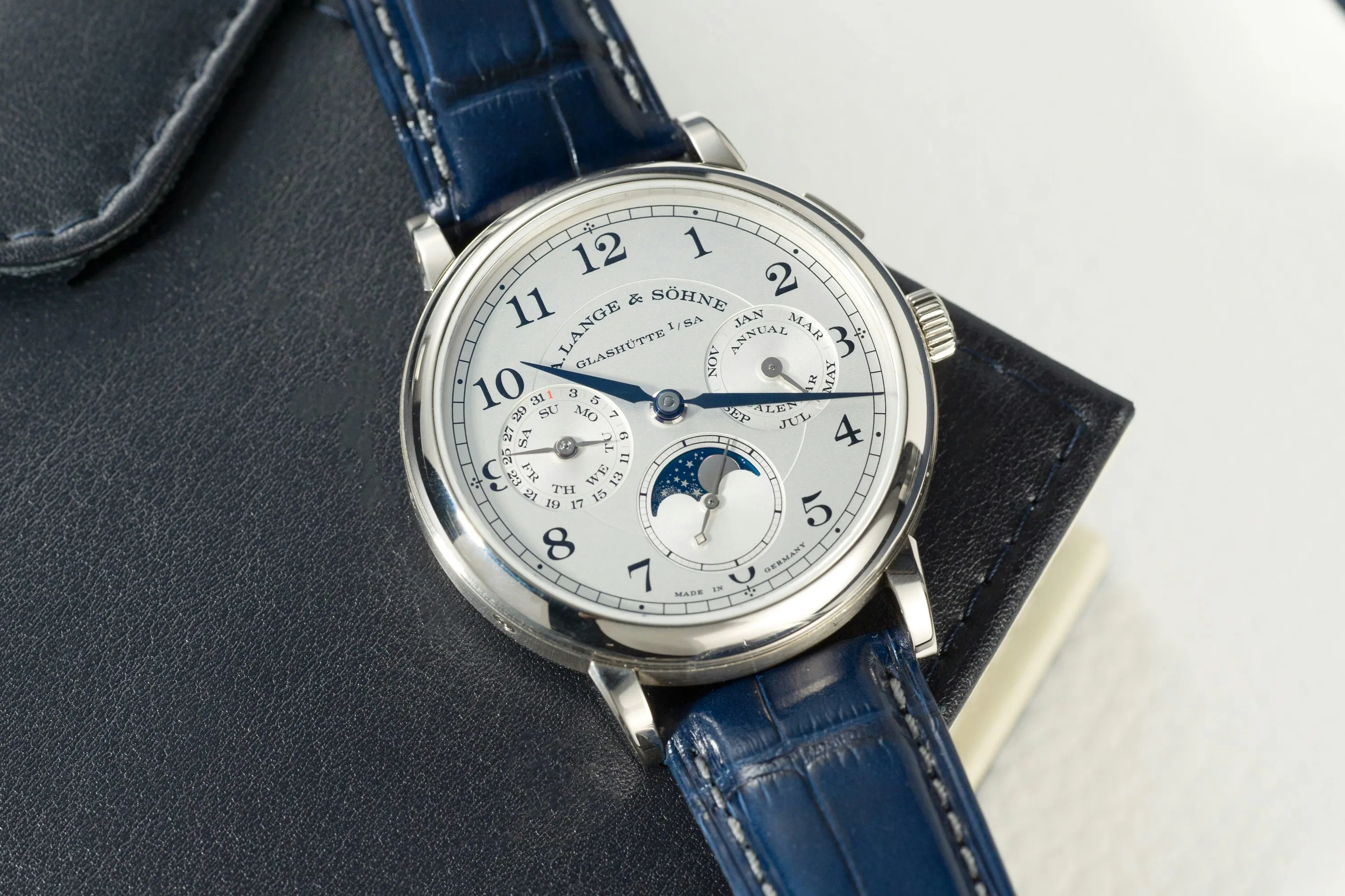 A. Lange & Söhne 1815 238.026E 40mm White gold Silver 23