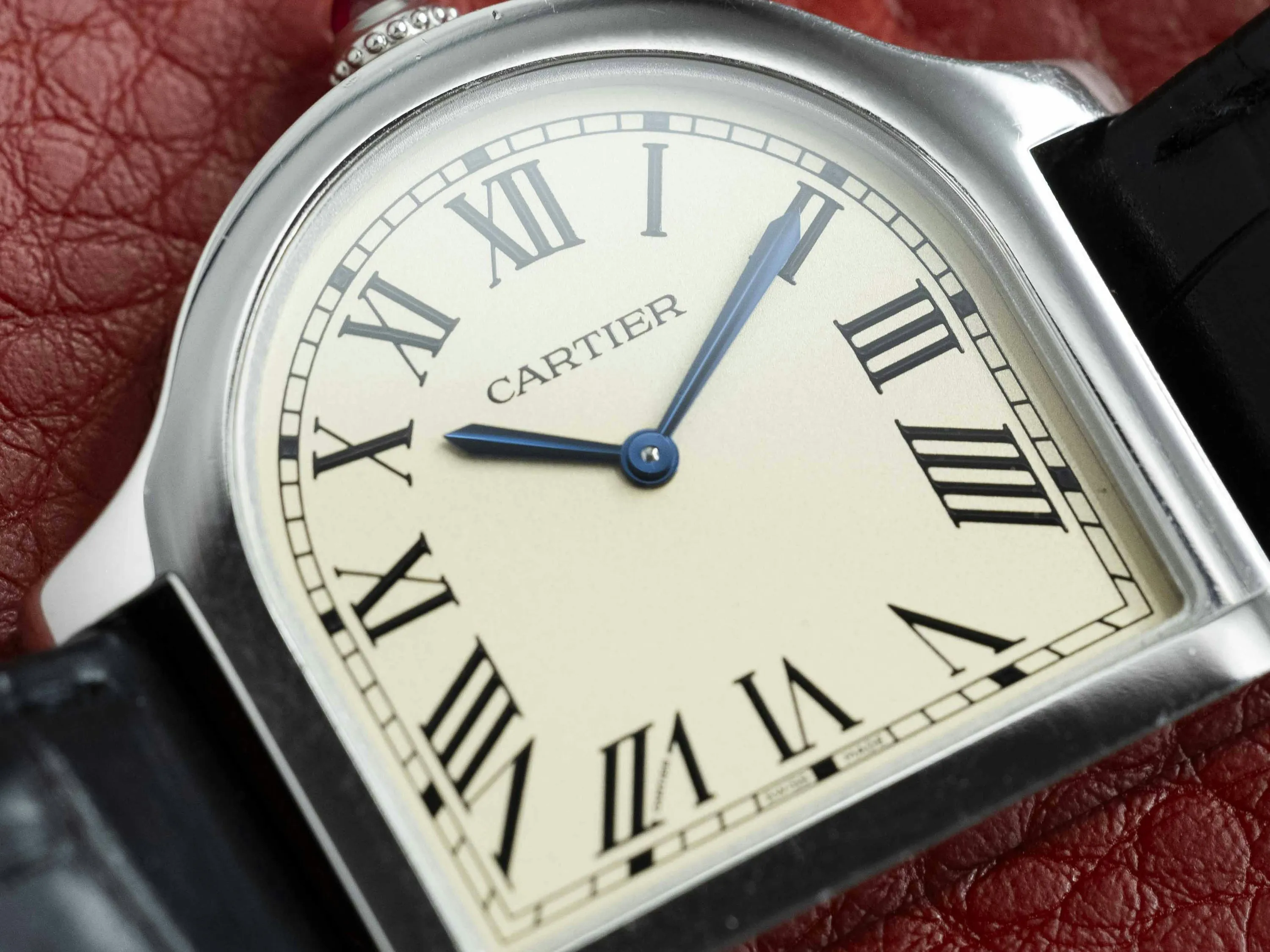 Cartier Cloche WGCC0004 37mm Platinum White 9