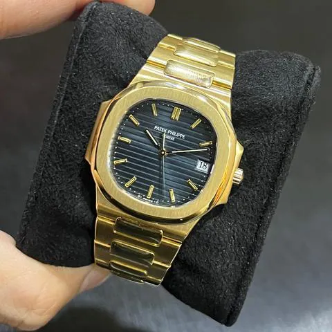 Patek Philippe Nautilus 3900/1 32mm Yellow gold Blue