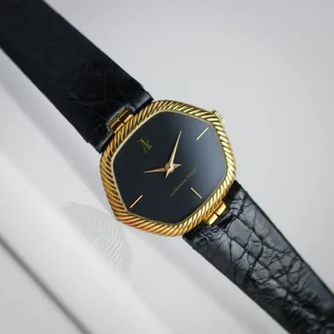 Audemars Piguet Classic 27mm Yellow gold Black 1