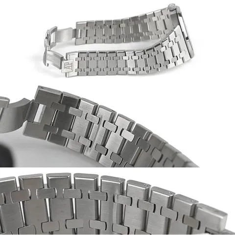 Audemars Piguet Royal Oak 15300ST.OO.1220ST.01 39mm Stainless steel Silver 8