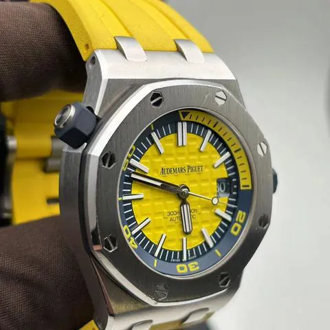 Audemars Piguet Royal Oak Offshore Diver 15710ST.OO.A051CA.01 42mm Stainless steel Yellow 4