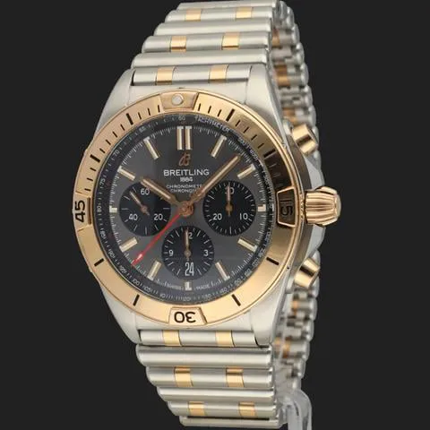 Breitling Chronomat UB0134101B1U1 42mm Yellow gold and Stainless steel Gray