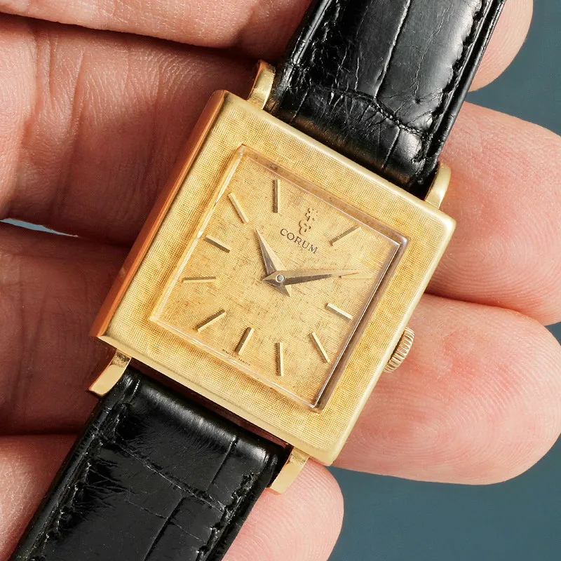 Corum 11330 25mm Yellow gold or jaune