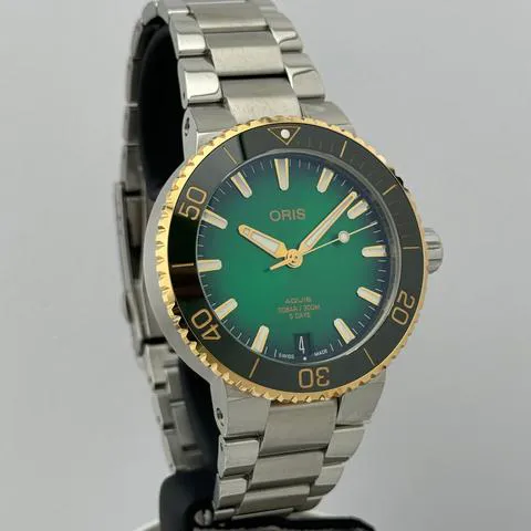 Oris Aquis 01 400 7769 6357-07 8 22 09PEB 41.5mm Yellow gold and Stainless steel Green