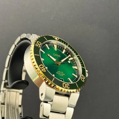 Oris Aquis 01 400 7769 6357-07 8 22 09PEB 41.5mm Yellow gold and Stainless steel Green 1