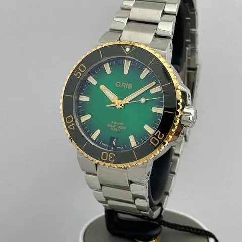 Oris Aquis 01 400 7769 6357-07 8 22 09PEB 41.5mm Yellow gold and Stainless steel Green 3