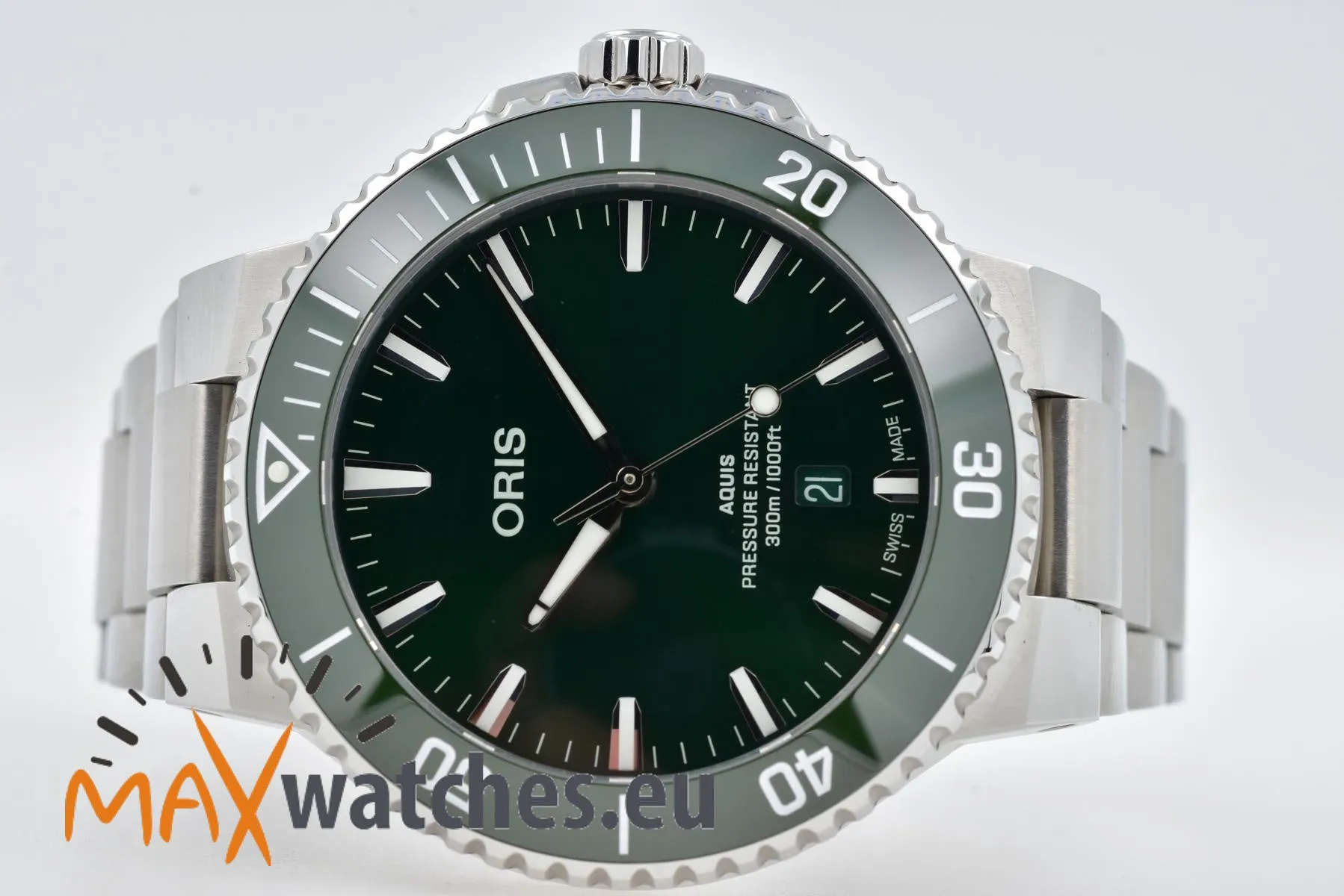 Oris Aquis 01 733 7789 4157-07 8 23 04PEB 43mm Stainless steel Green