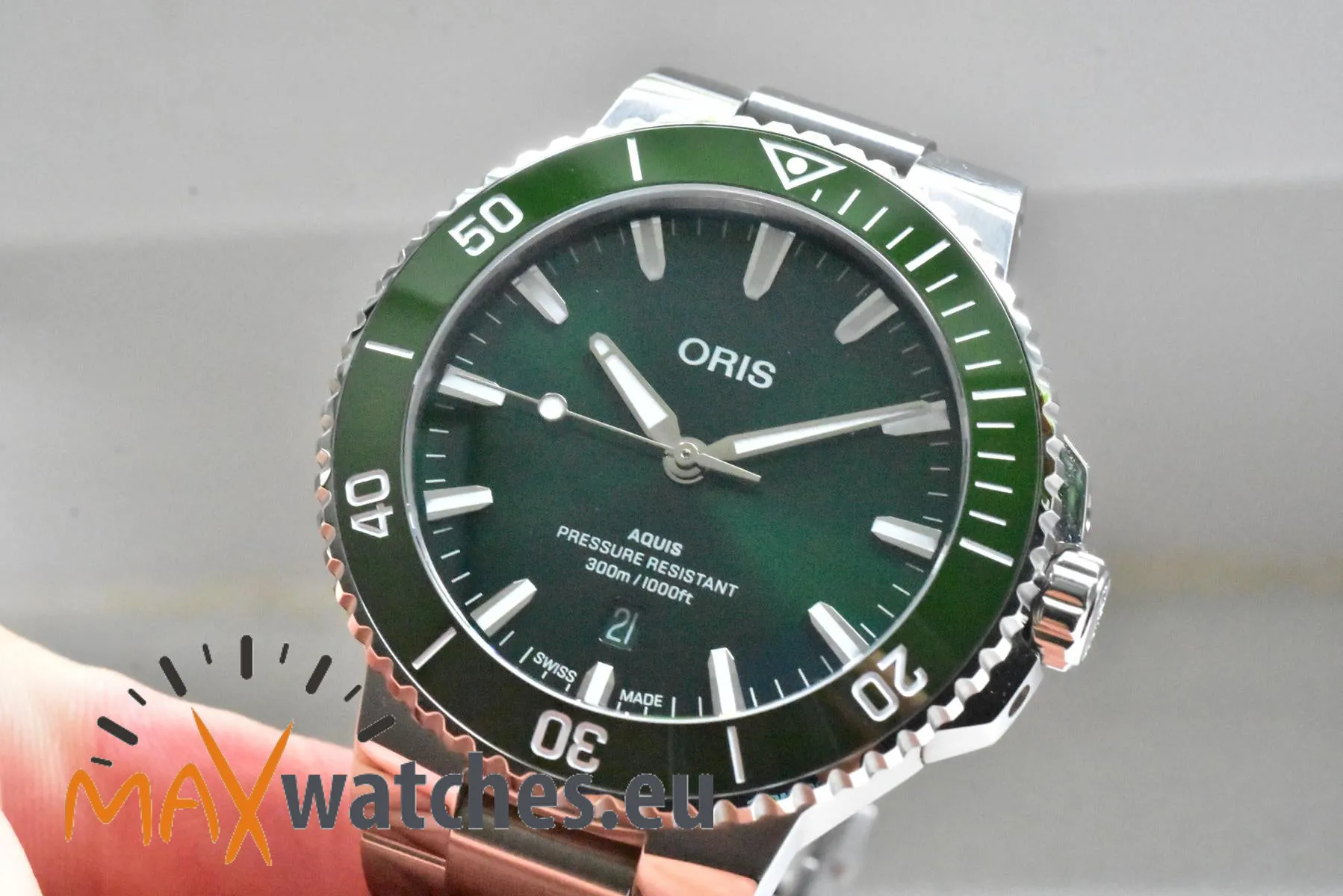 Oris Aquis 01 733 7789 4157-07 8 23 04PEB 43mm Stainless steel Green 9