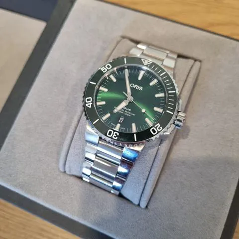 Oris Aquis Date 01 733 7730 4157-07 5 24 10EB 435mm Stainless steel Green