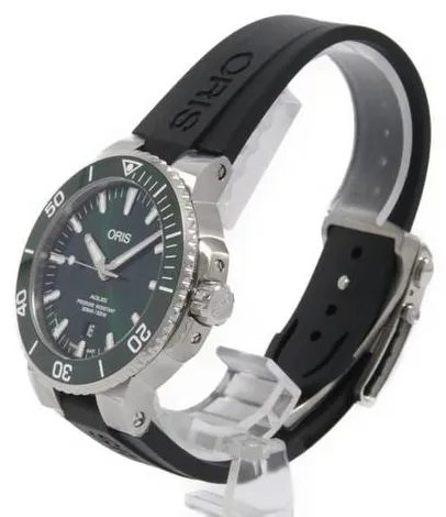 Oris Aquis Date 01 43.5mm Green 1