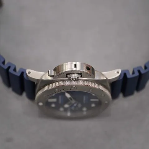 Panerai Submersible PAM 00692 47mm Titanium Blue 4