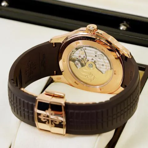 Patek Philippe Aquanaut 5167R-001 40mm Rose gold Brown 10