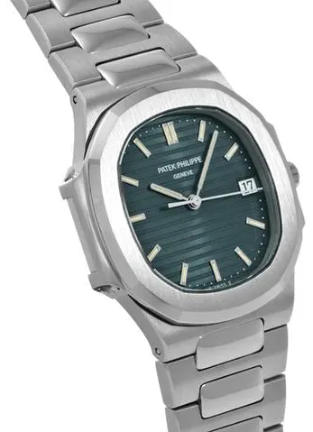 Patek Philippe Nautilus 3900/1A 30mm Stainless steel Blue 2