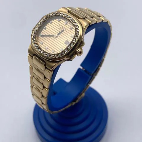 Patek Philippe Nautilus 4700/3 27.5mm Yellow gold Gold