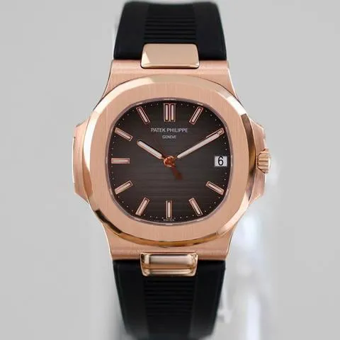 Patek Philippe Nautilus 5711R-001 40mm Rose gold Gray