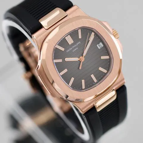 Patek Philippe Nautilus 5711R-001 40mm Rose gold Gray 1