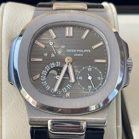 Patek Philippe Nautilus 5712G-001 40mm White gold Gray