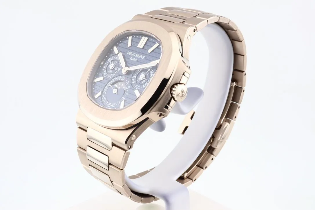 Patek Philippe Nautilus 5740/1G-001 40mm White gold Blue 1