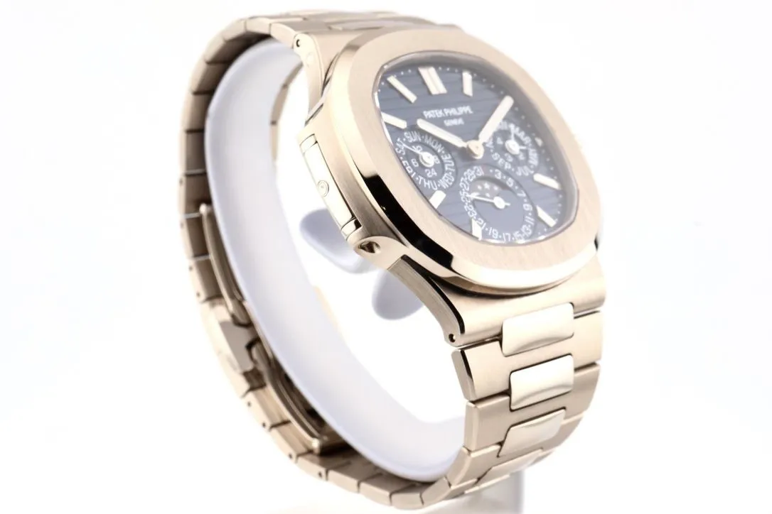 Patek Philippe Nautilus 5740/1G-001 40mm White gold Blue 8