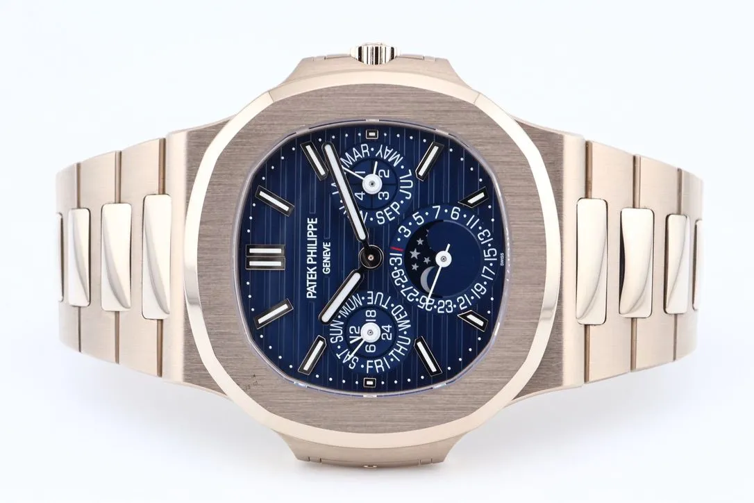 Patek Philippe Nautilus 5740/1G-001 40mm White gold Blue 9