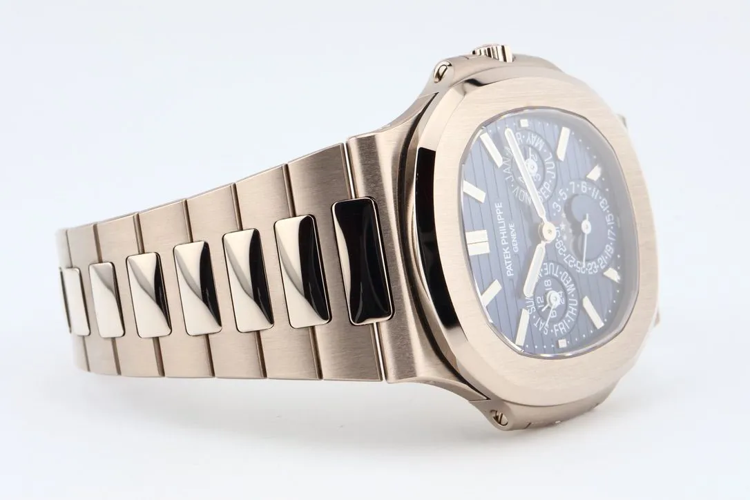 Patek Philippe Nautilus 5740/1G-001 40mm White gold Blue 11