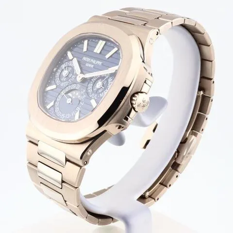 Patek Philippe Nautilus 5740/1G-001 40mm White gold Blue 1