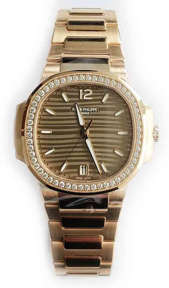 Patek Philippe Nautilus 7118/1200R-010 35mm Rose gold Golden