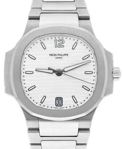 Patek Philippe Nautilus 7118/1A-010 35mm Stainless steel Silver