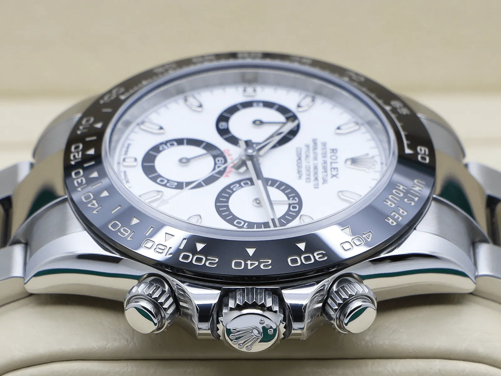 Rolex Daytona 116500LN 40mm White and Luminous and dial 3