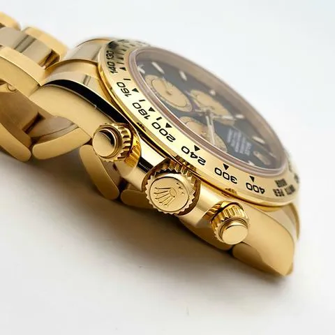 Rolex Daytona 126508 40mm Yellow gold Black 9