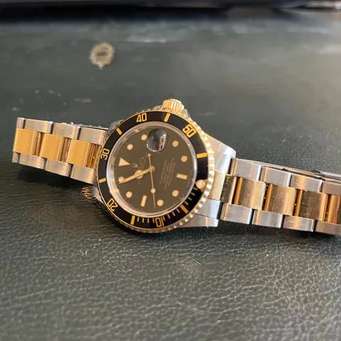 Rolex Submariner 16803 40mm Yellow gold and Stainless steel Black 2