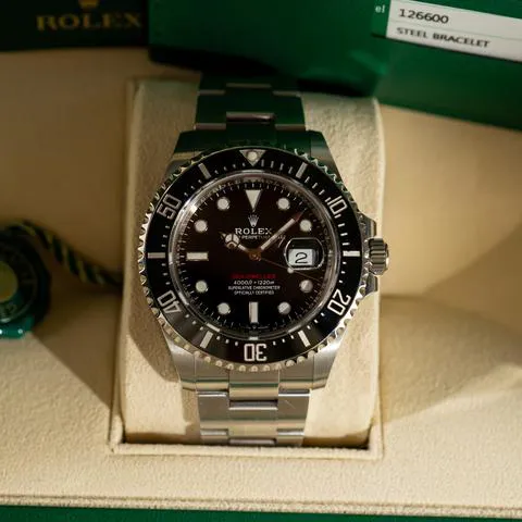 Rolex Sea-Dweller 126600 43mm Stainless steel Black