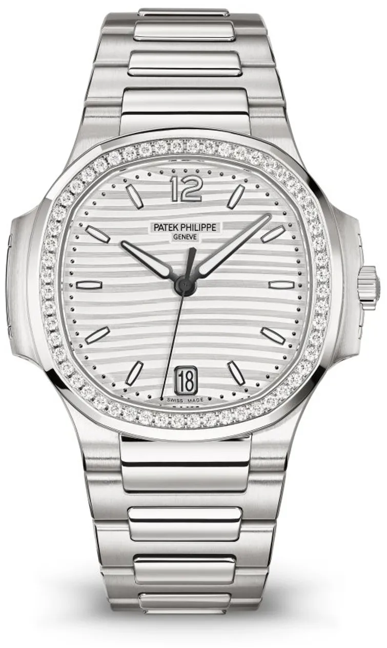 Patek Philippe Nautilus 7118/1200A-010 35mm Stainless steel Silver