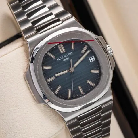 Patek Philippe Nautilus 5711/1A-001 40mm Stainless steel Blue 10