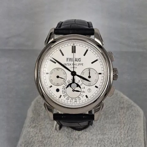 Patek Philippe Perpetual Calendar Chronograph 5270G-001 41mm White gold Silver