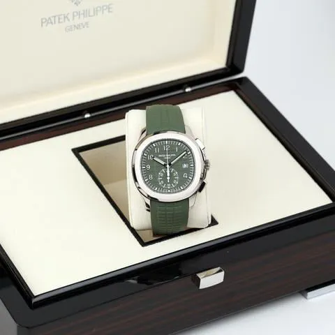 Patek Philippe Aquanaut 5968G-010 42mm White gold Green 3