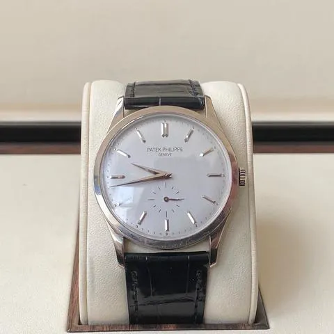 Patek Philippe Calatrava 5196G-001 37mm White gold Silver